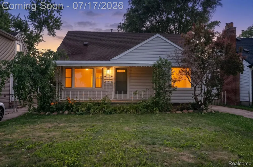 18641 Sumner Redford Charter Township MI 48240