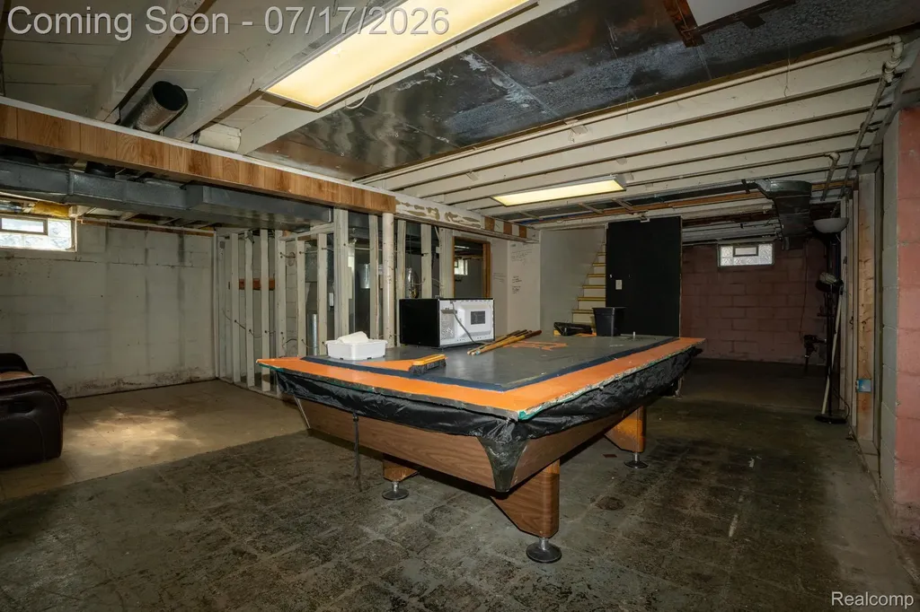18641 Sumner Redford Charter Township MI 48240