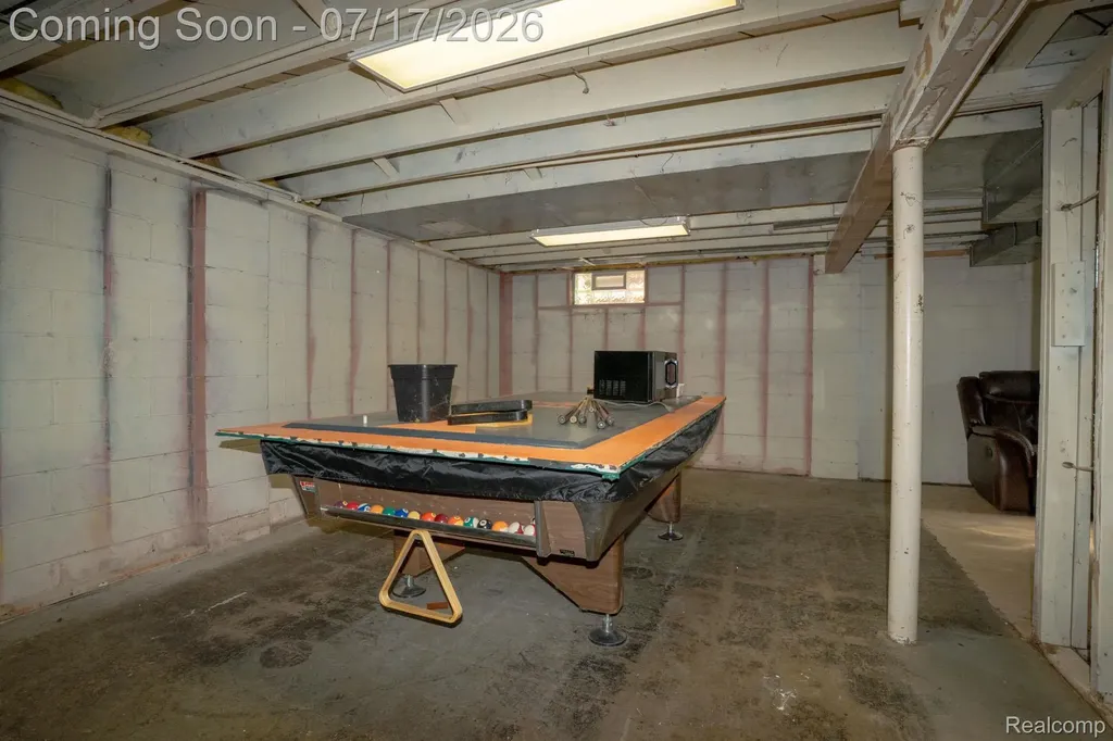 18641 Sumner Redford Charter Township MI 48240