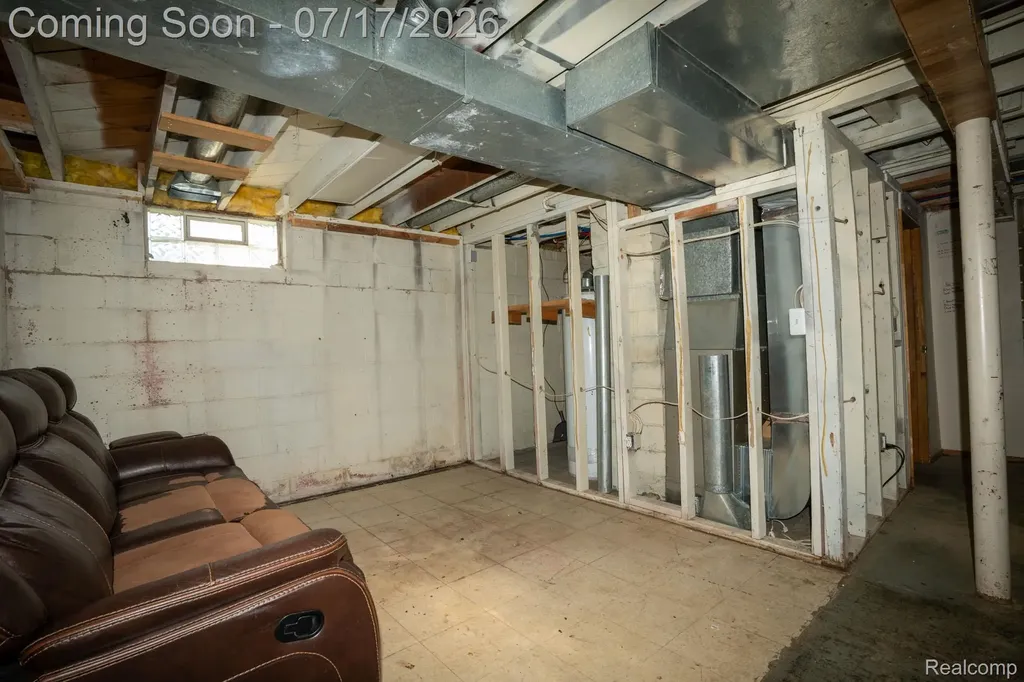 18641 Sumner Redford Charter Township MI 48240