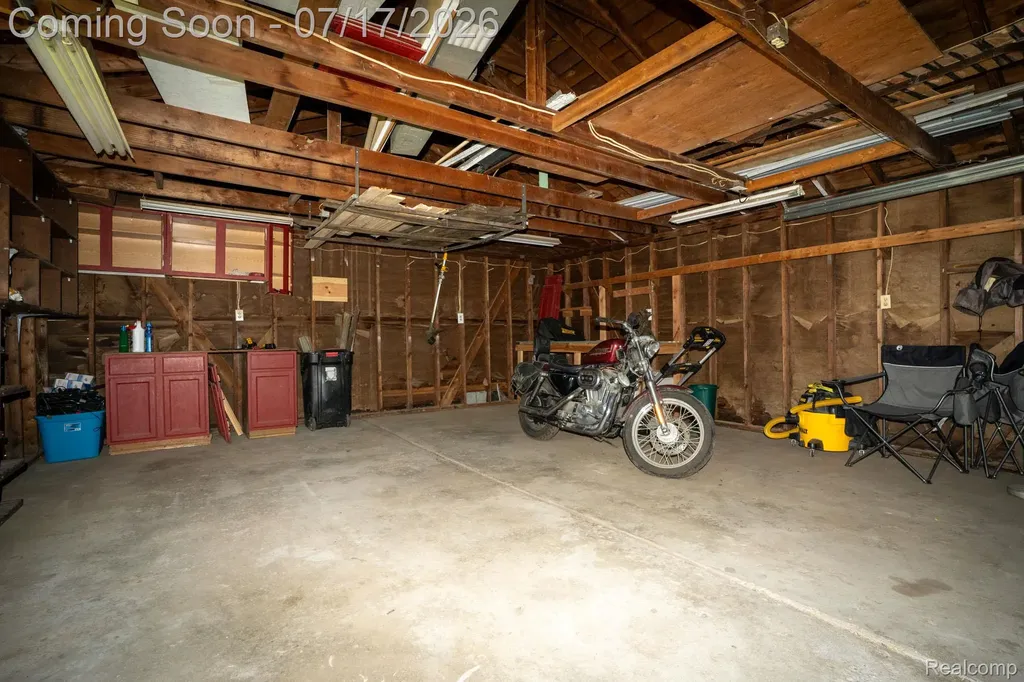 18641 Sumner Redford Charter Township MI 48240