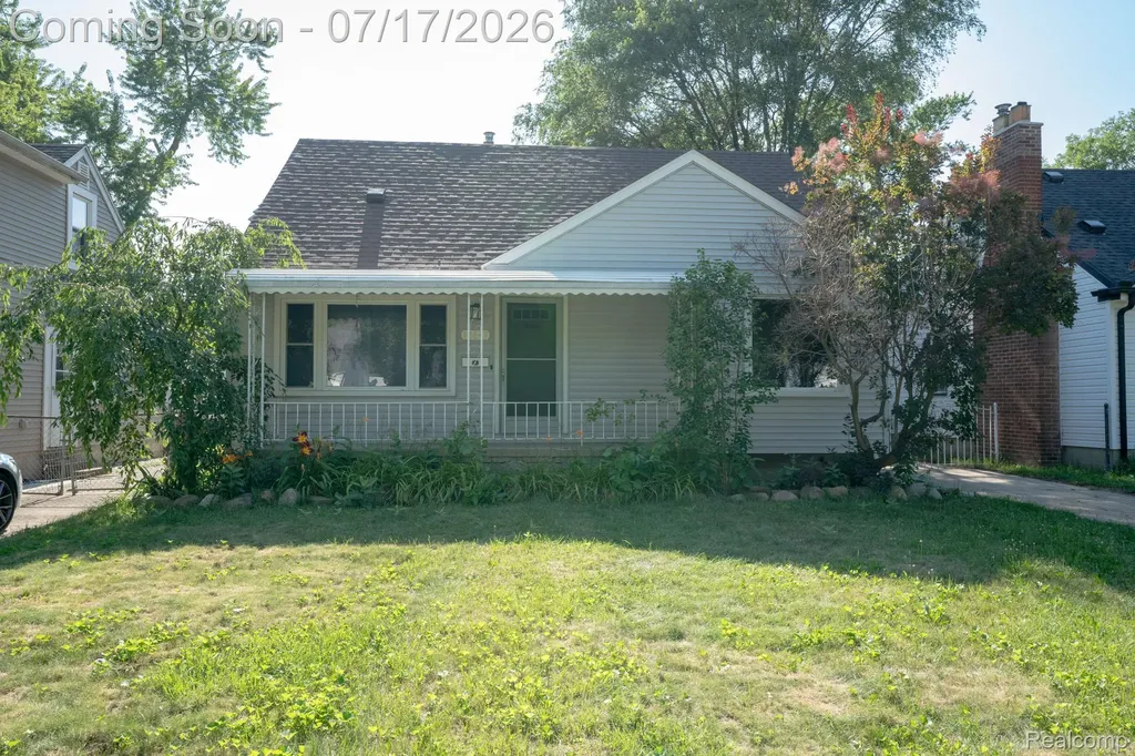 18641 Sumner Redford Charter Township MI 48240