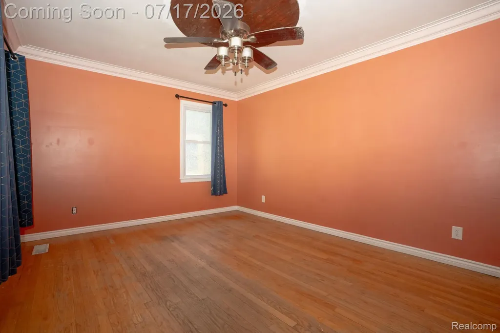 18641 Sumner Redford Charter Township MI 48240