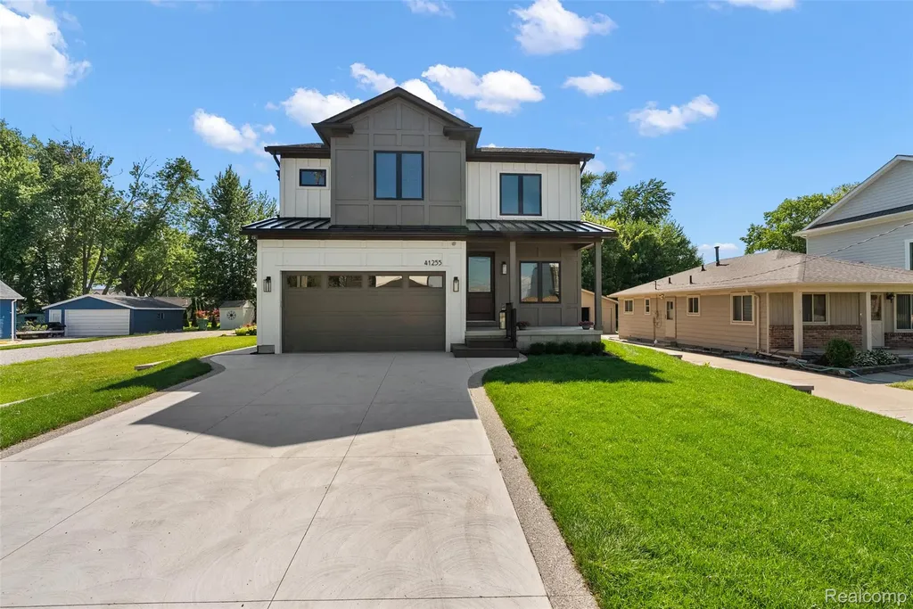 41255 Conger Bay Drive Harrison Charter Township MI 48045
