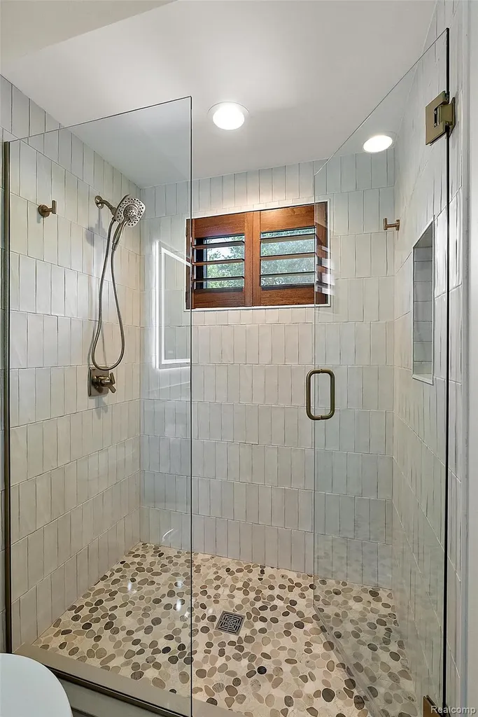 41255 Conger Bay Drive Harrison Charter Township MI 48045