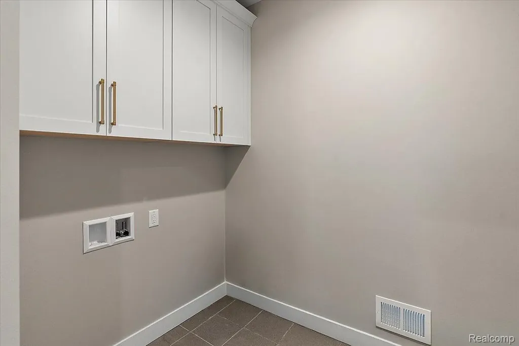 41255 Conger Bay Drive Harrison Charter Township MI 48045