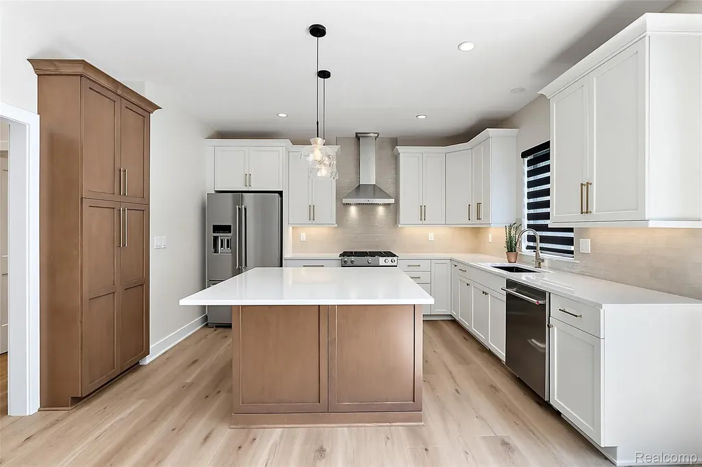 41255 Conger Bay Drive Harrison Charter Township MI 48045