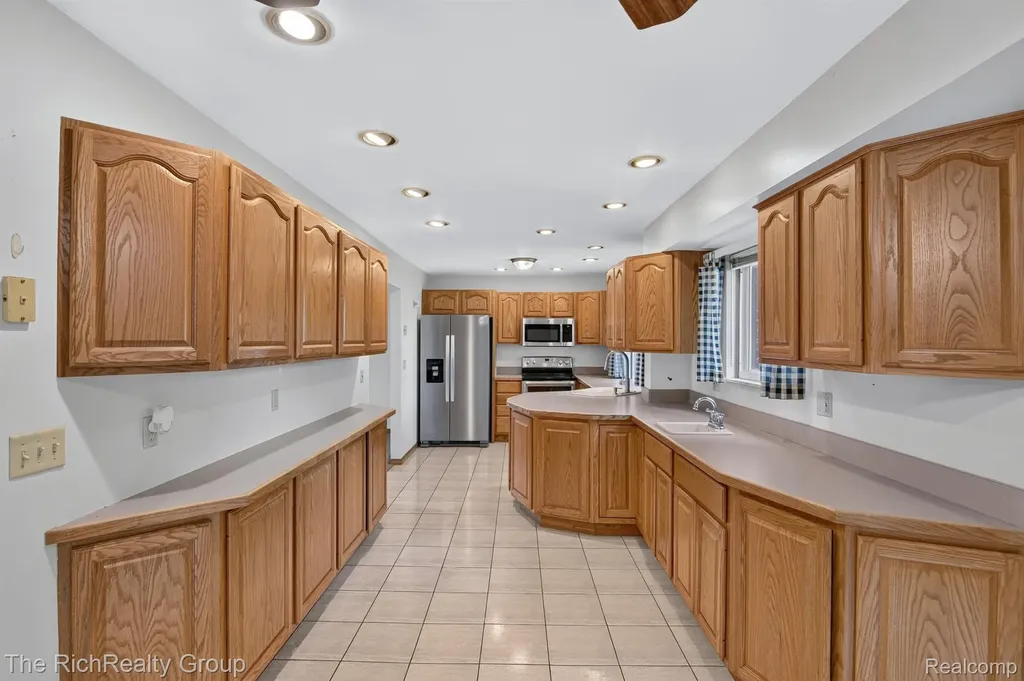 2313 Abbey Court Canton Charter Township MI 48188