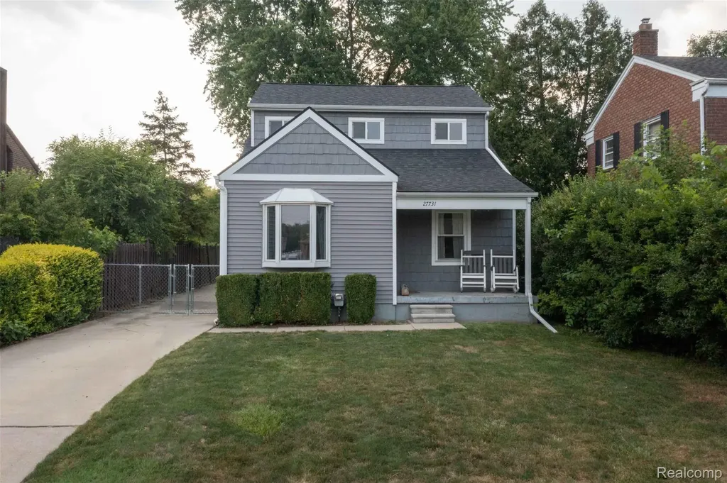 27731 Glenwood Street St. Clair Shores City MI 48081