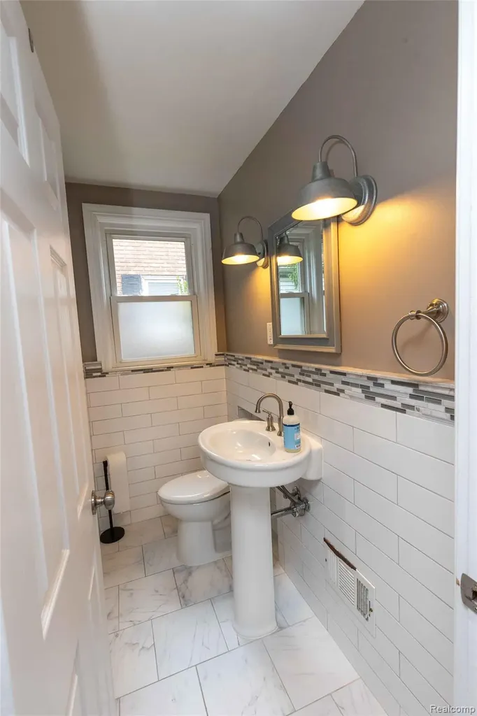 27731 Glenwood Street St. Clair Shores City MI 48081