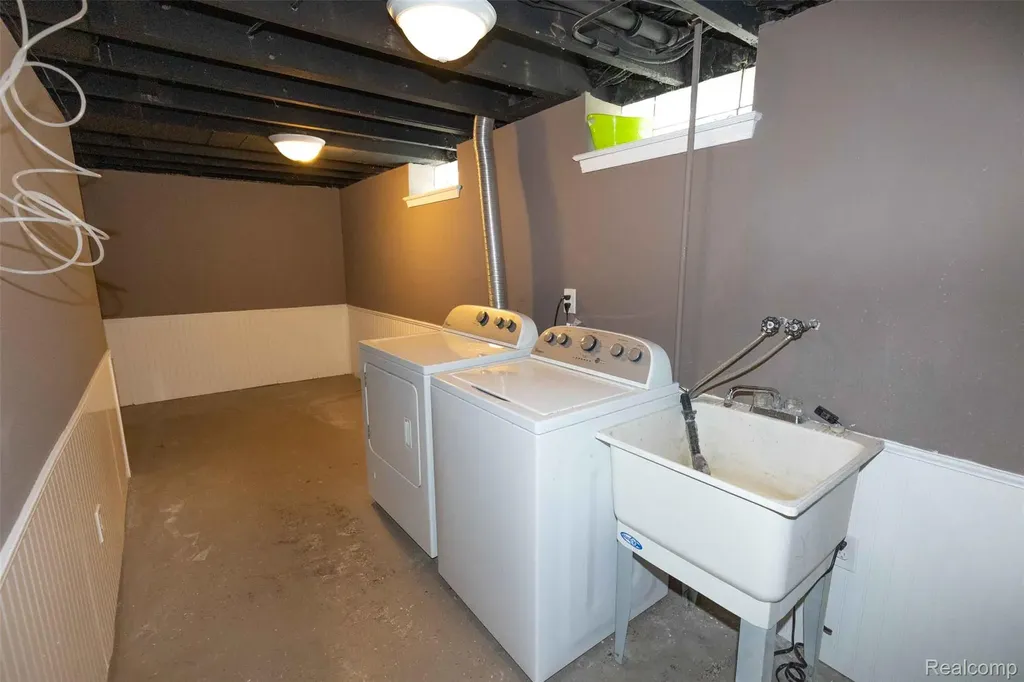 27731 Glenwood Street St. Clair Shores City MI 48081