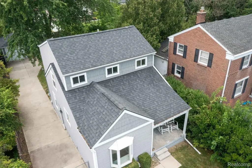 27731 Glenwood Street St. Clair Shores City MI 48081