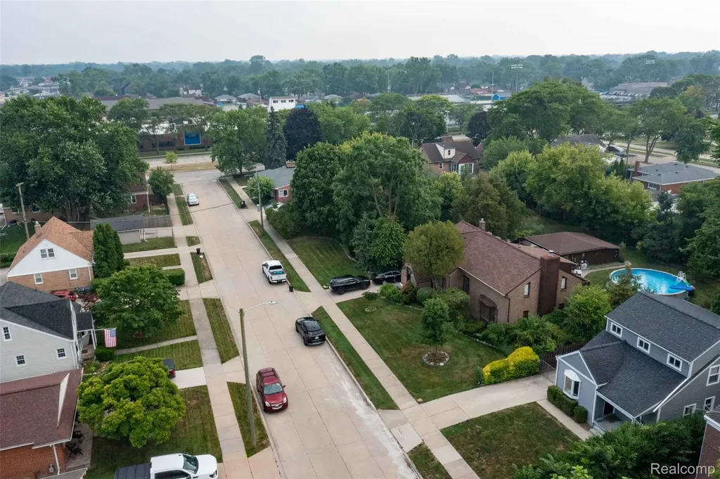 27731 Glenwood Street St. Clair Shores City MI 48081