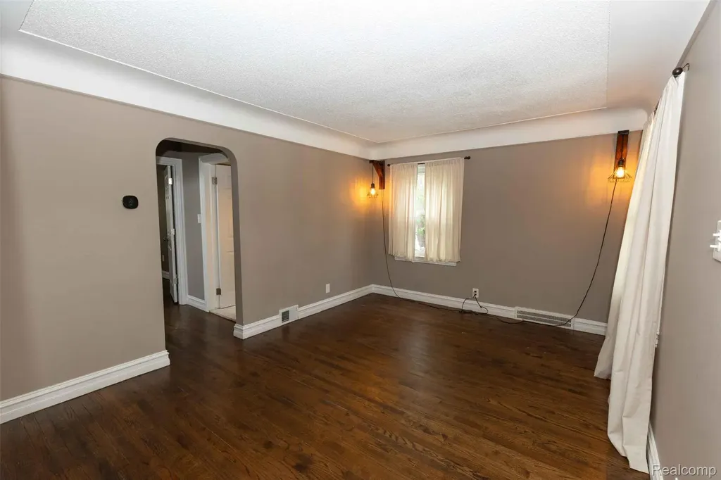 27731 Glenwood Street St. Clair Shores City MI 48081