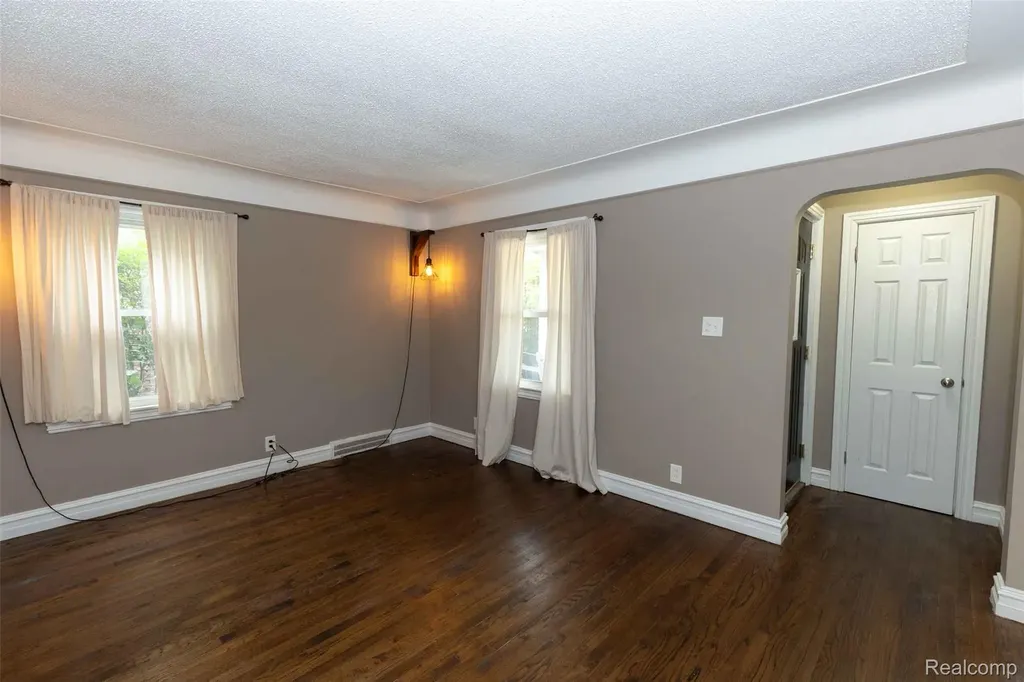 27731 Glenwood Street St. Clair Shores City MI 48081