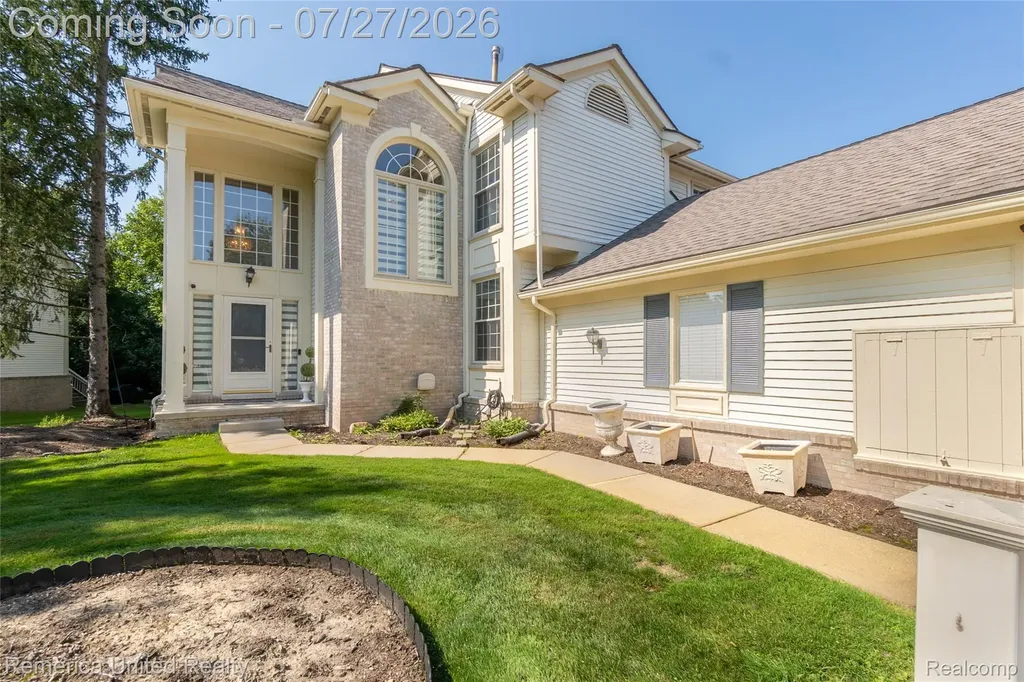 7112 Winding Brook Court West Bloomfield Charter Township MI 48322
