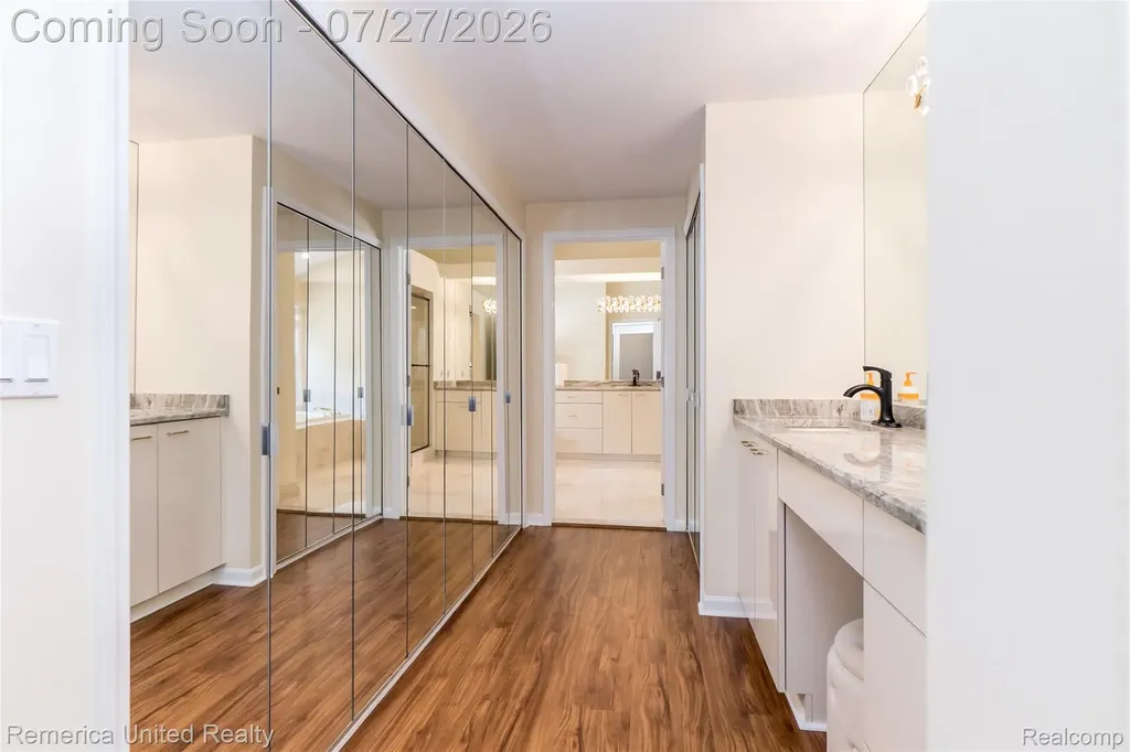 7112 Winding Brook Court West Bloomfield Charter Township MI 48322