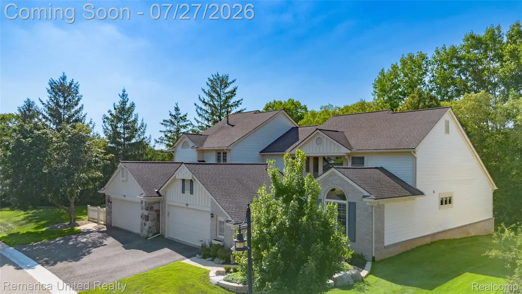 7112 Winding Brook Court West Bloomfield Charter Township MI 48322