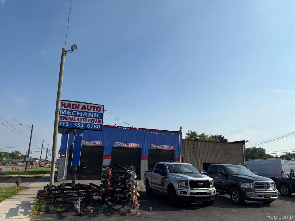4153 Dix Highway Lincoln Park City MI 48146