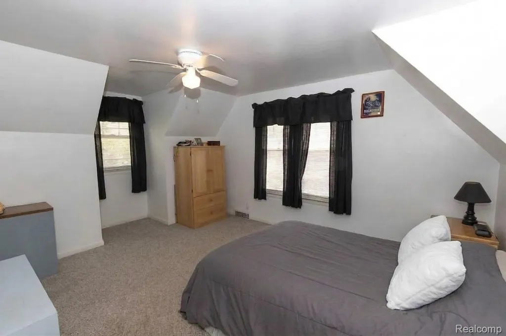 131 Dwight Avenue Pontiac City MI 48341