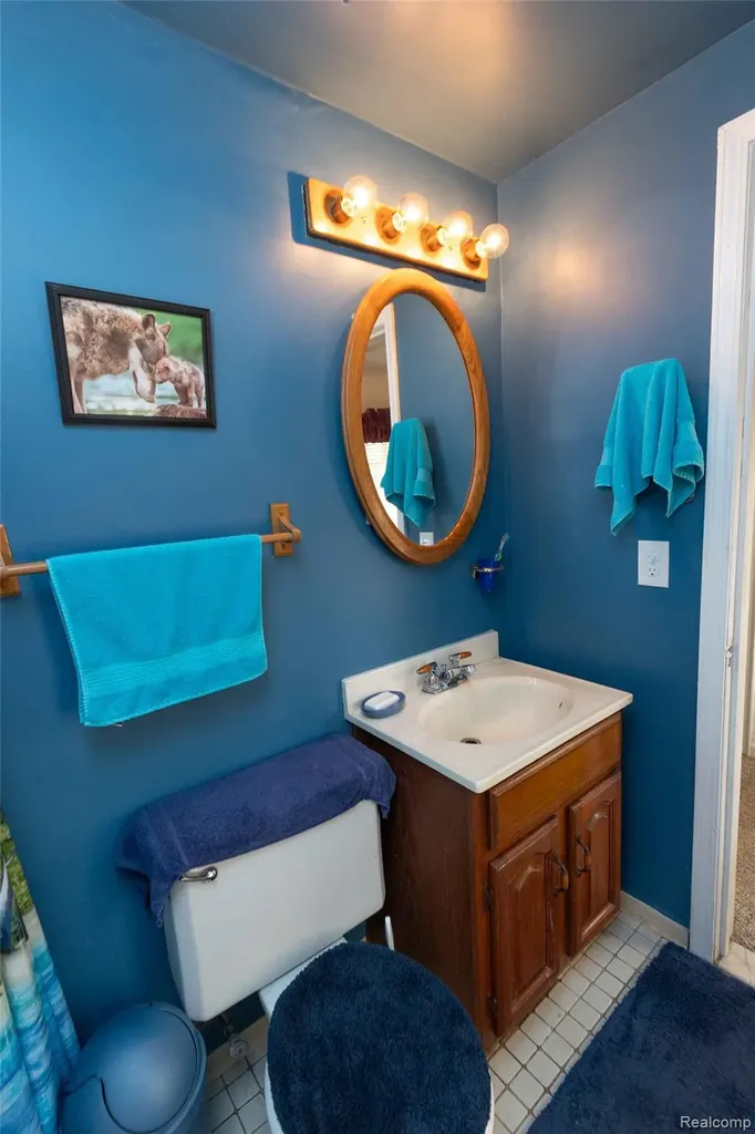 131 Dwight Avenue Pontiac City MI 48341