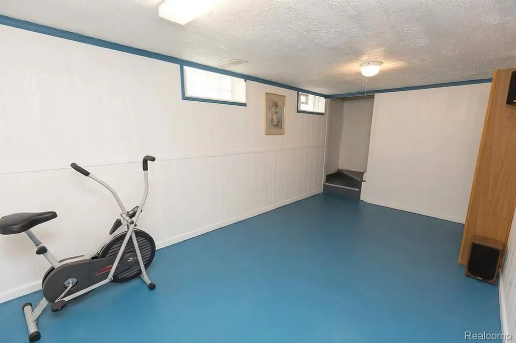 131 Dwight Avenue Pontiac City MI 48341