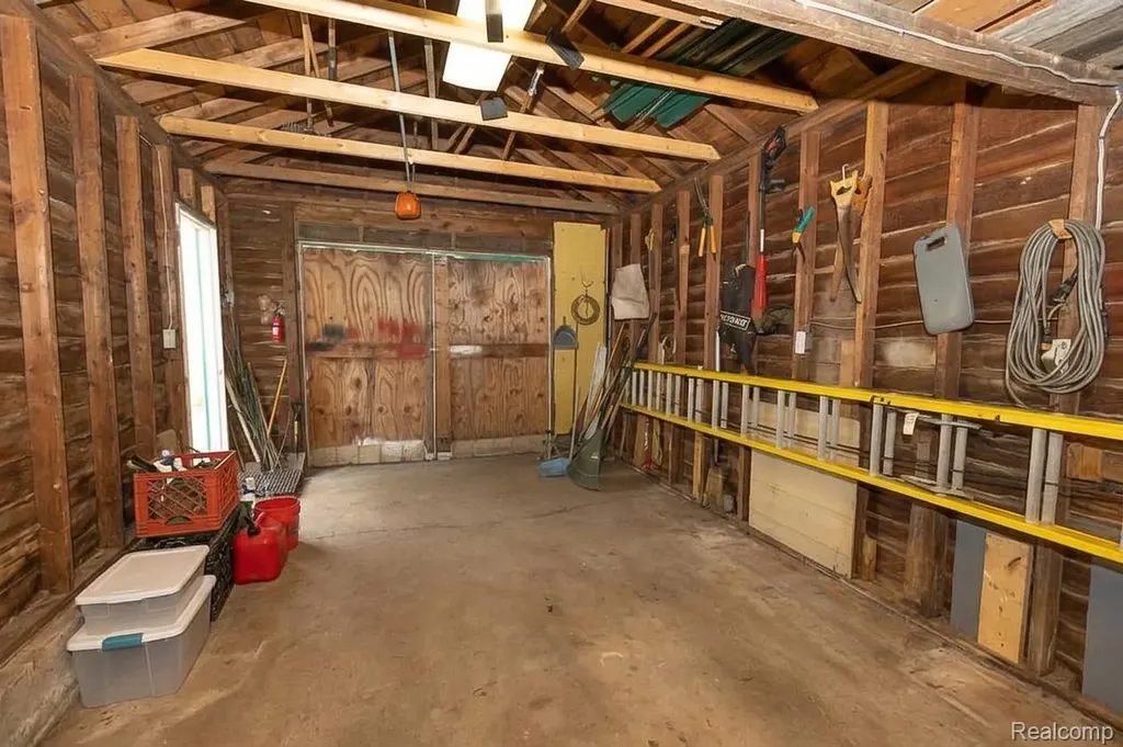131 Dwight Avenue Pontiac City MI 48341