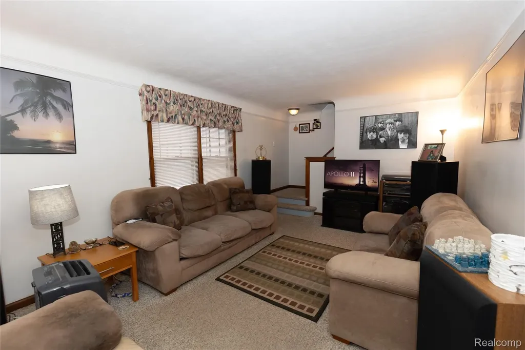 131 Dwight Avenue Pontiac City MI 48341