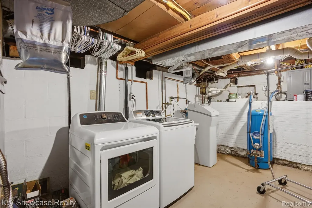 4775 Lake Grove Drive White Lake Charter Township MI 48383