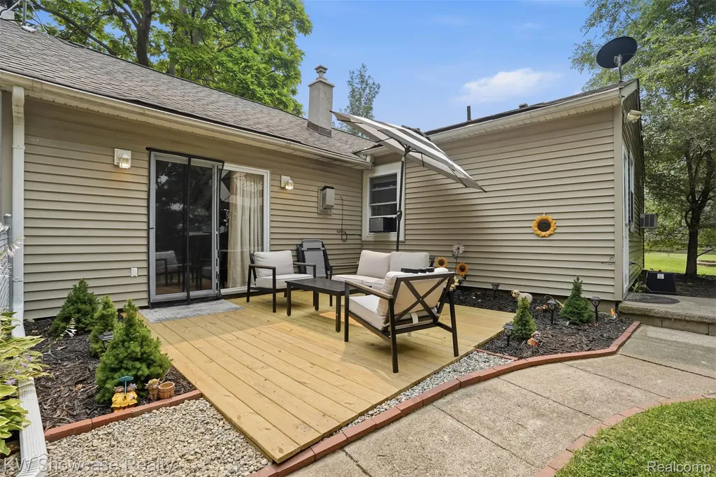4775 Lake Grove Drive White Lake Charter Township MI 48383