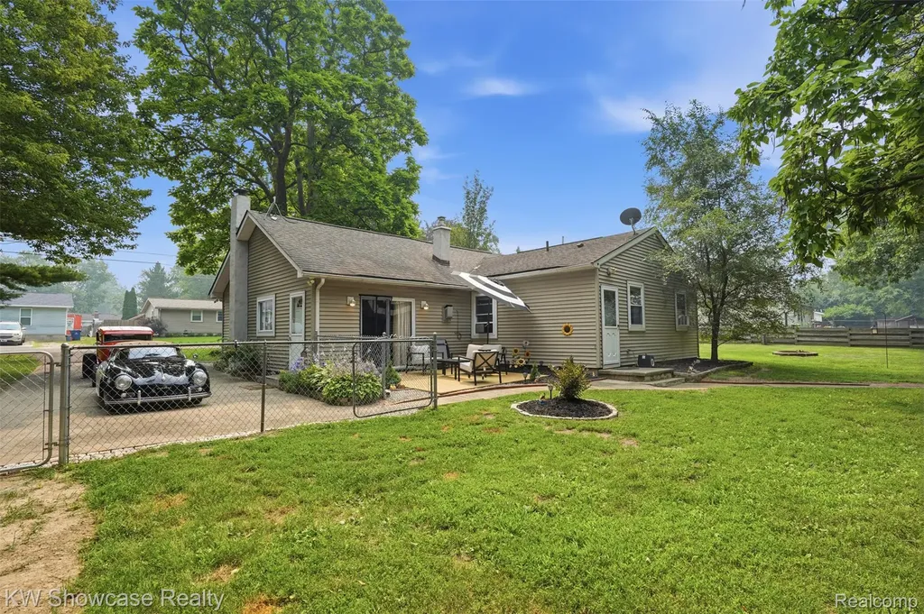 4775 Lake Grove Drive White Lake Charter Township MI 48383