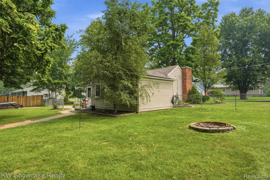 4775 Lake Grove Drive White Lake Charter Township MI 48383