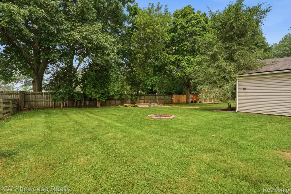 4775 Lake Grove Drive White Lake Charter Township MI 48383
