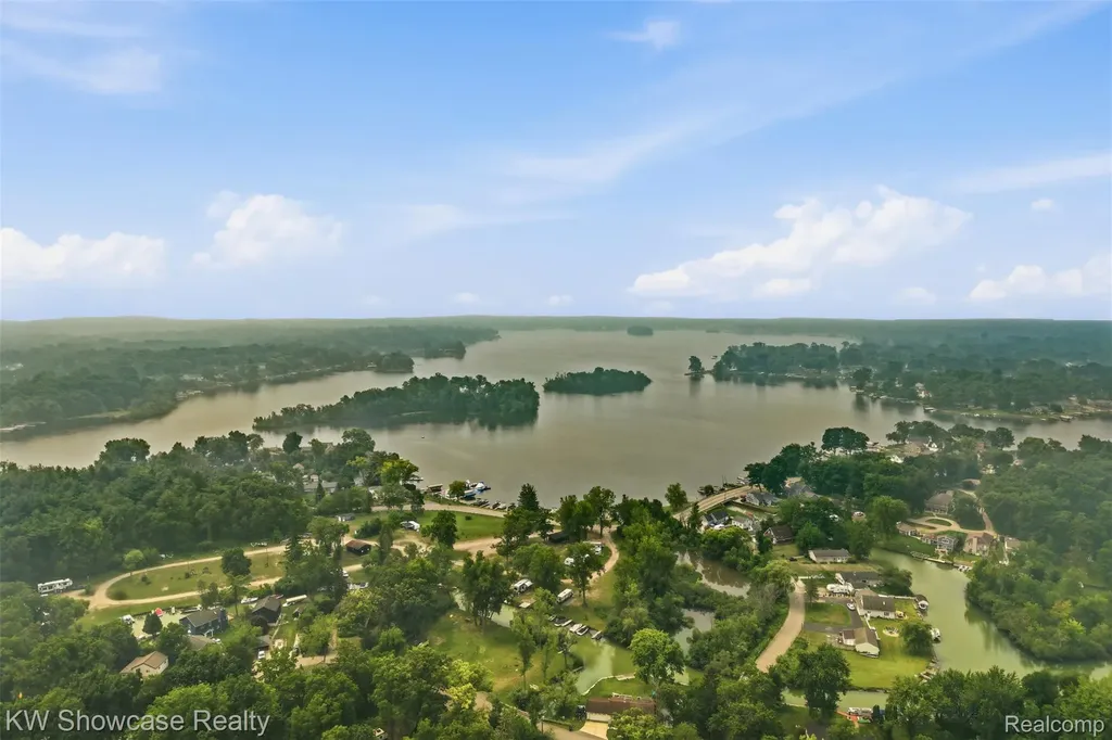 4775 Lake Grove Drive White Lake Charter Township MI 48383