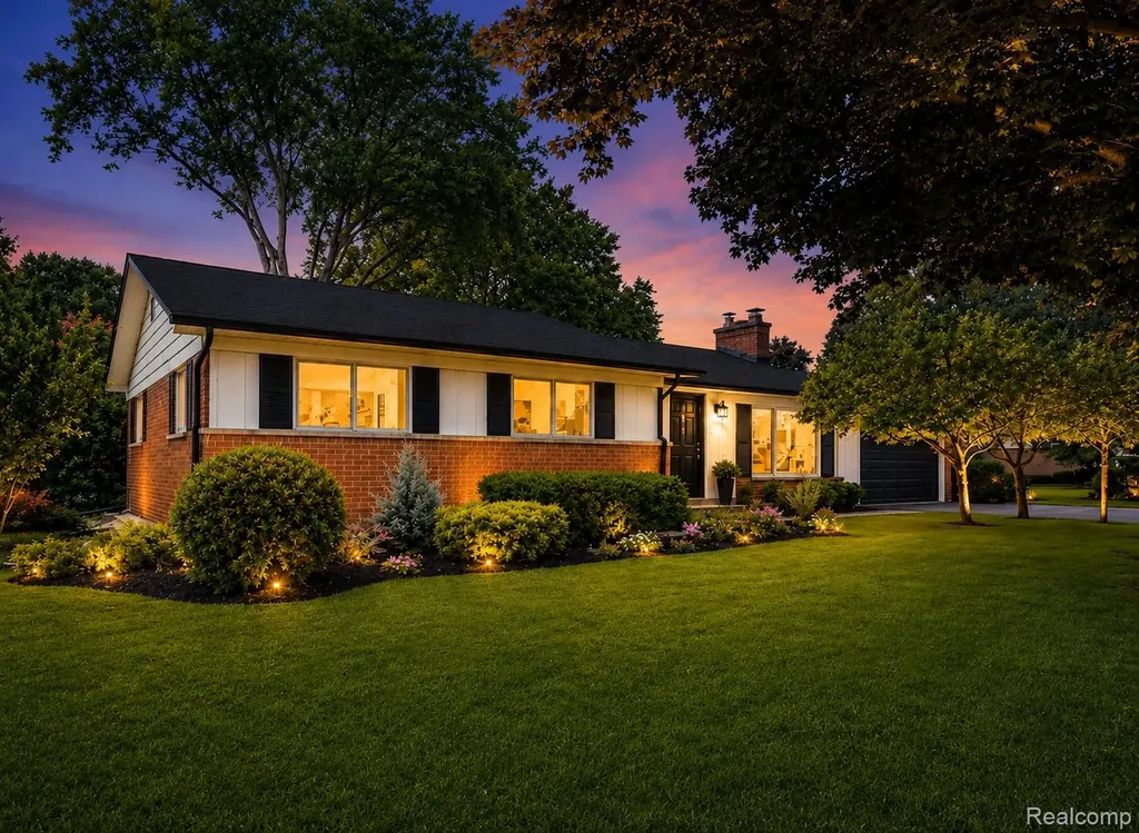3161 Woodcrest Road Rochester Hills City MI 48309