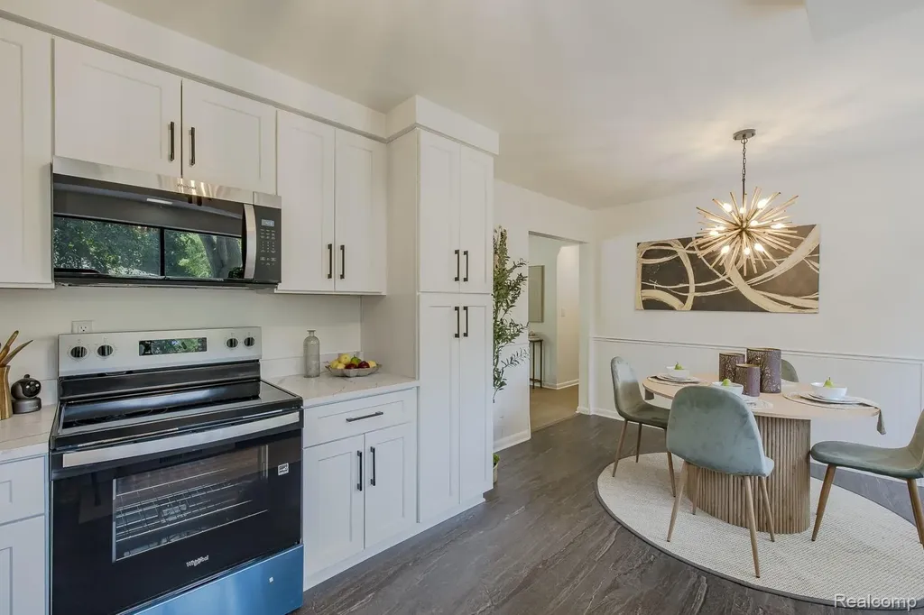 3161 Woodcrest Road Rochester Hills City MI 48309