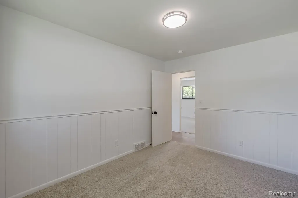 3161 Woodcrest Road Rochester Hills City MI 48309