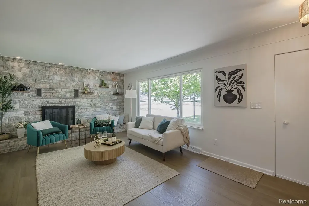 3161 Woodcrest Road Rochester Hills City MI 48309