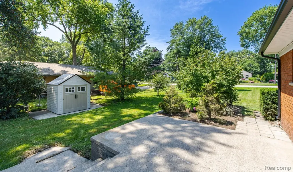 3161 Woodcrest Road Rochester Hills City MI 48309