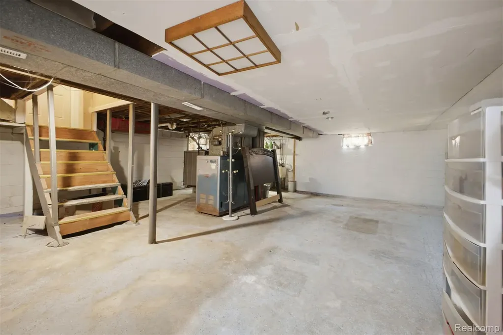 439 Cleveland Avenue Lincoln Park City MI 48146