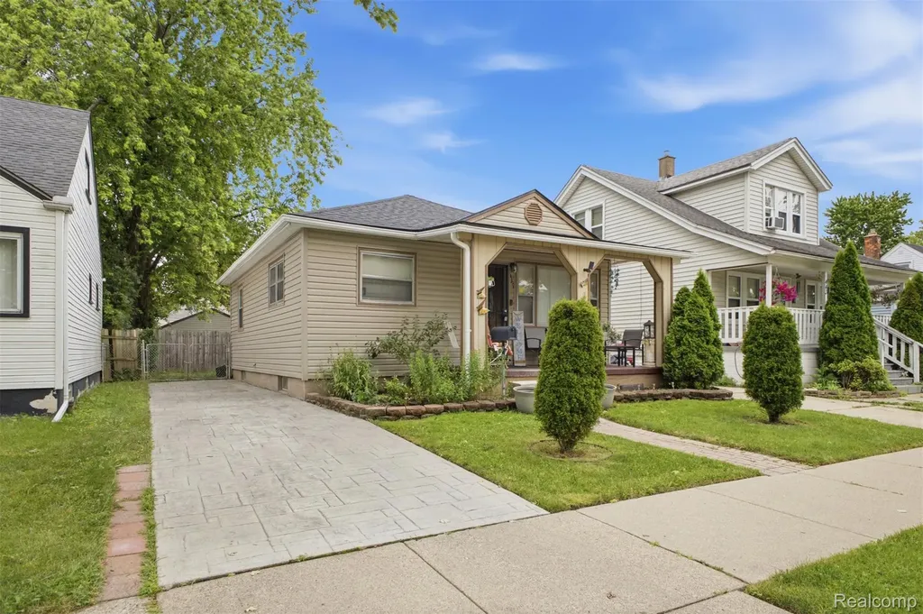 439 Cleveland Avenue Lincoln Park City MI 48146