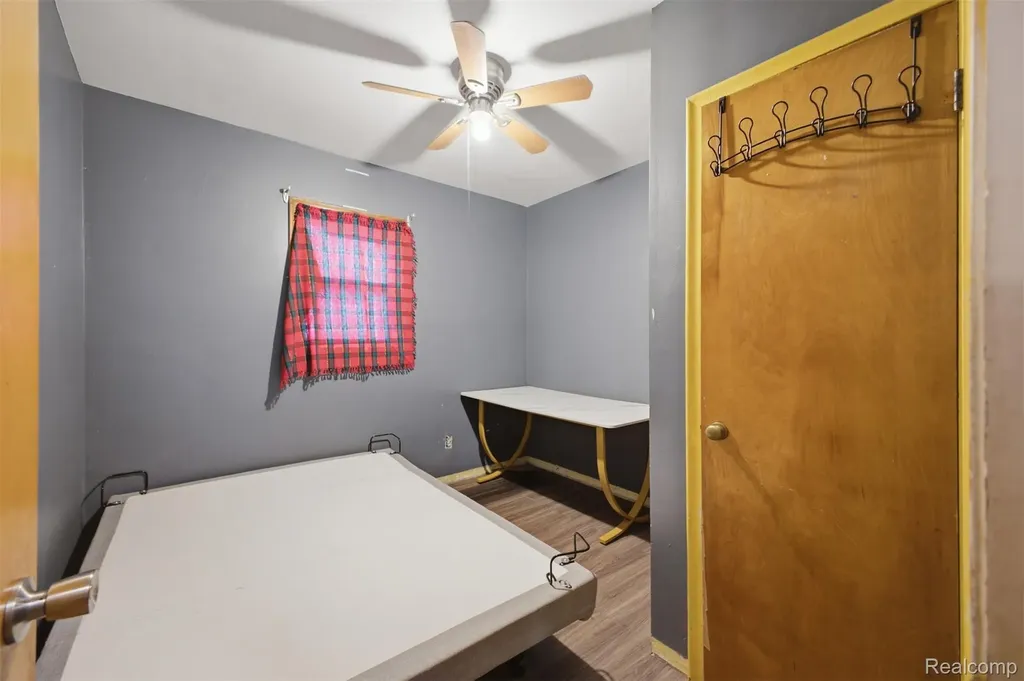 439 Cleveland Avenue Lincoln Park City MI 48146