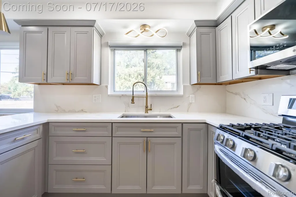 27426 Marshall Street Southfield City MI 48076