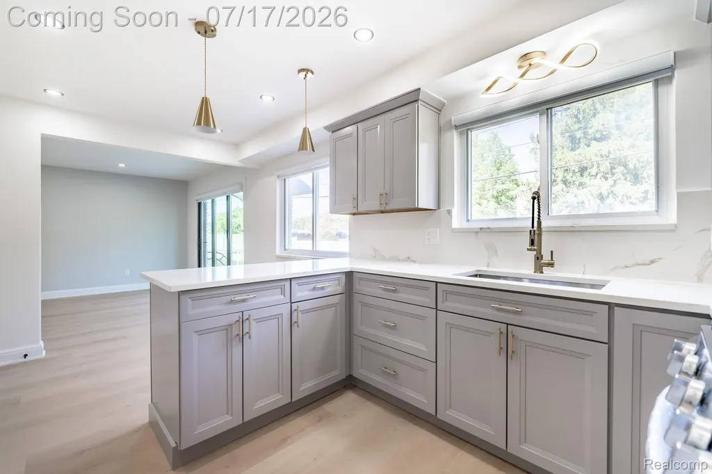 27426 Marshall Street Southfield City MI 48076