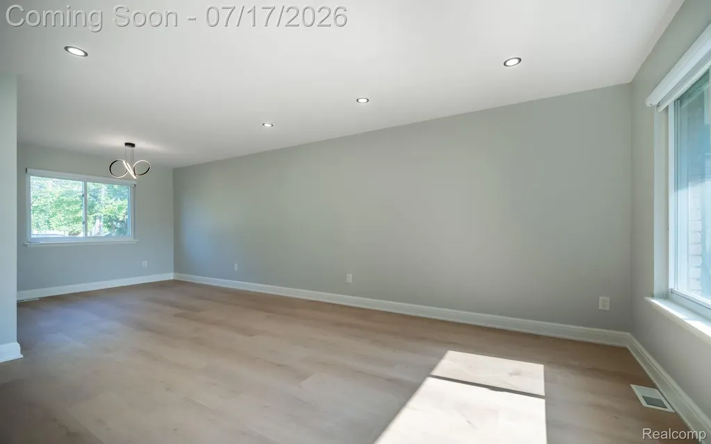 27426 Marshall Street Southfield City MI 48076