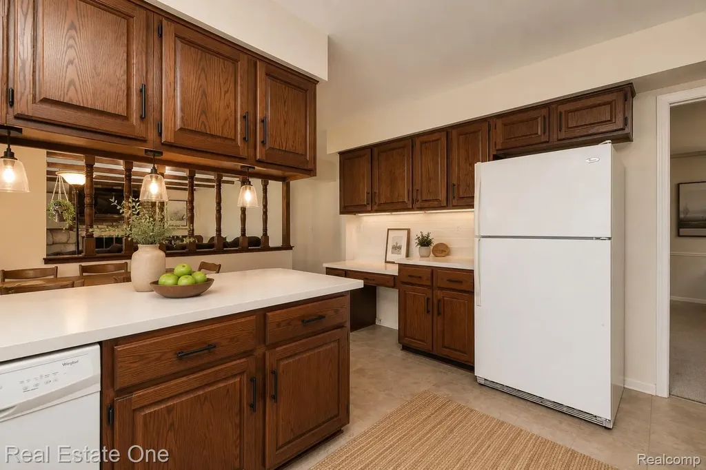 2355 Hillendale Drive Rochester Hills City MI 48309