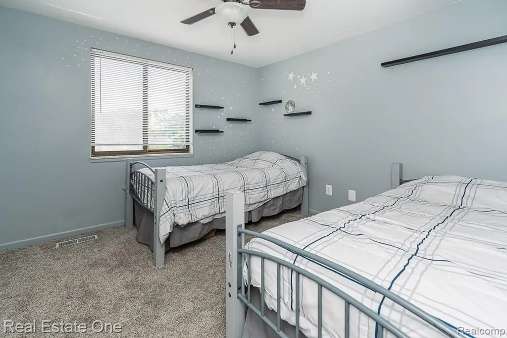 2355 Hillendale Drive Rochester Hills City MI 48309