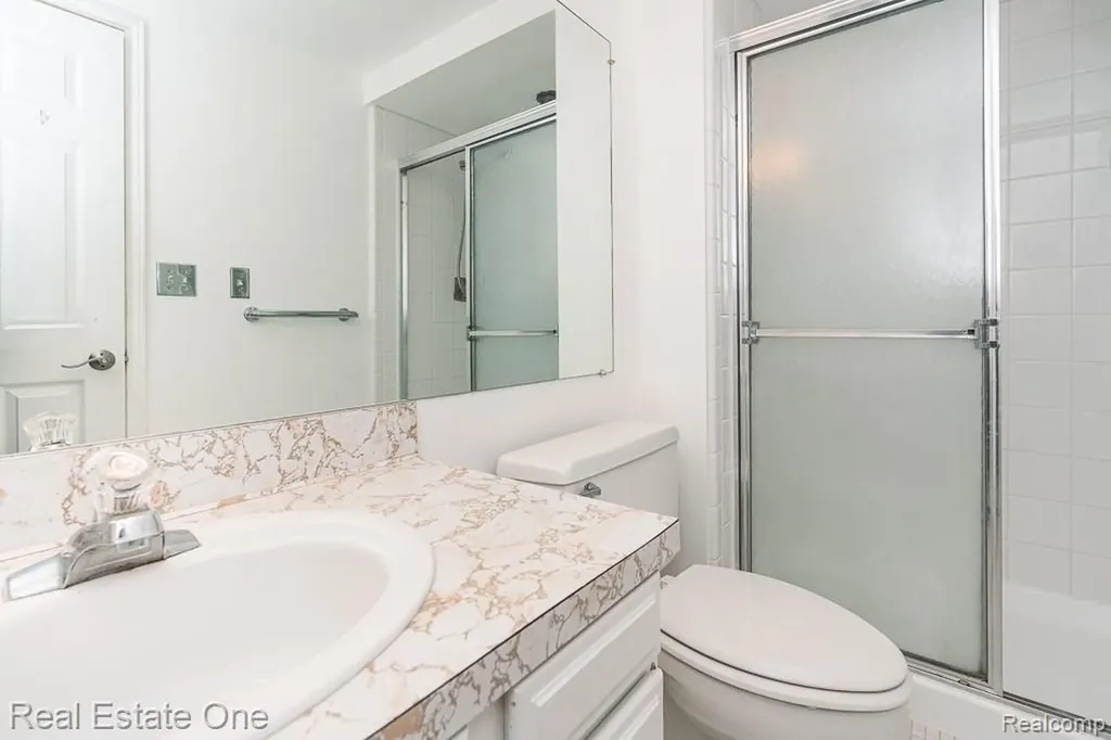 2355 Hillendale Drive Rochester Hills City MI 48309