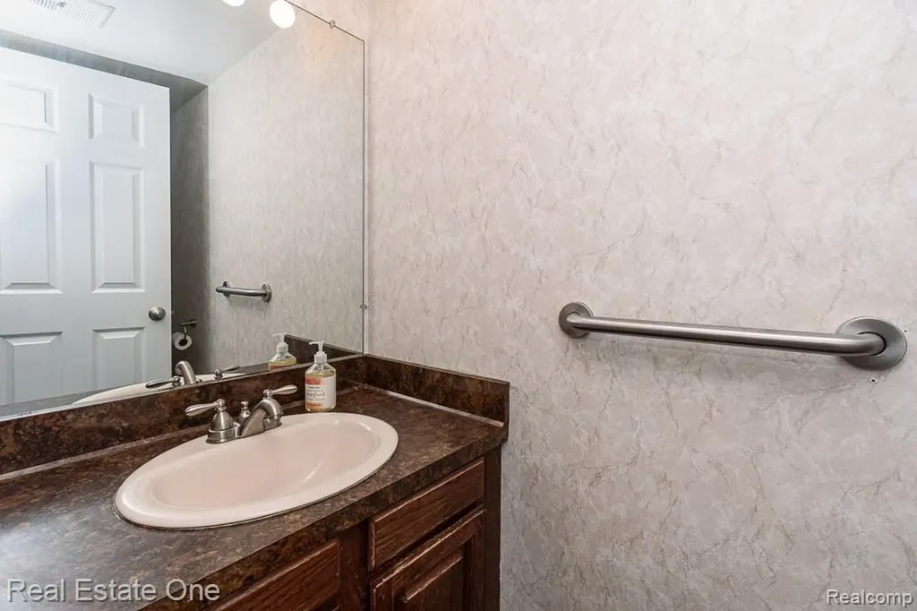 2355 Hillendale Drive Rochester Hills City MI 48309