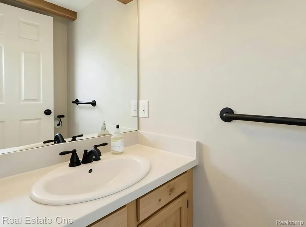2355 Hillendale Drive Rochester Hills City MI 48309